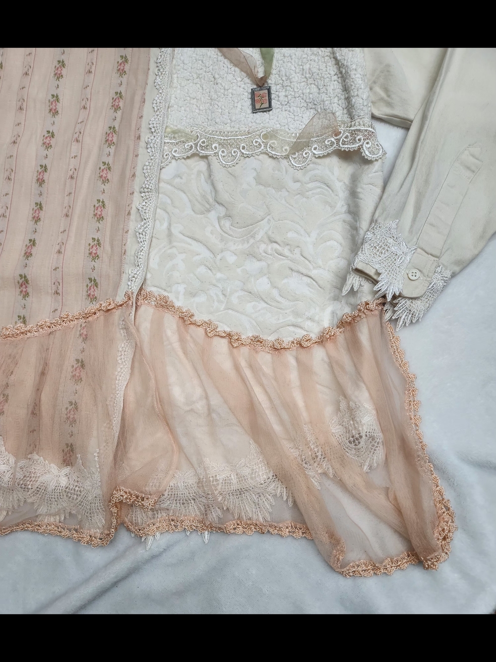 Vintage Taylor Cream and Peach Layered Lace Button-Down Top - Picture 12 of 16